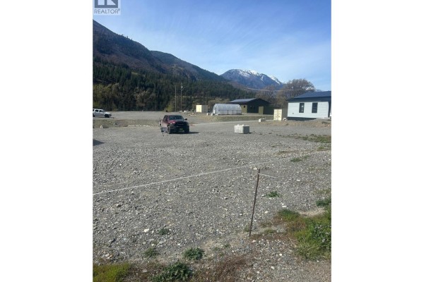 44 Main Street, Lytton, BC V0K1Z0 Photo 5