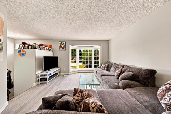 44 Marinus Place, Winnipeg Residential Sold $399,900