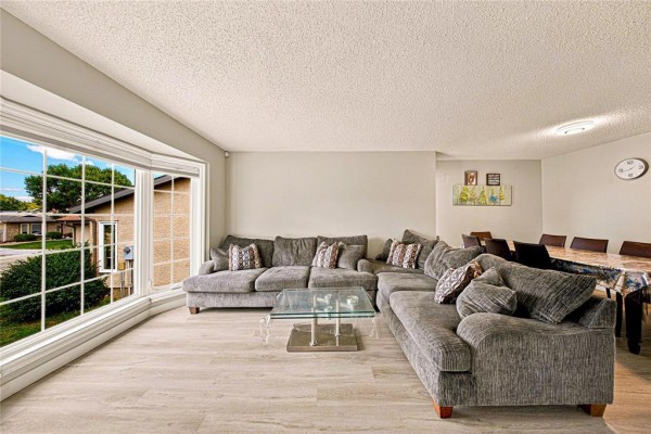 44 Marinus Place, Winnipeg Residential Sold $399,900