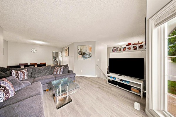 44 Marinus Place, Winnipeg Residential Sold $399,900
