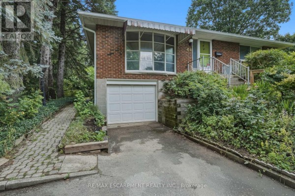 44 Mcdonald Court, Hamilton, ON, photo 2