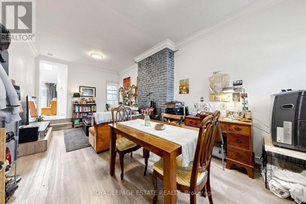 Living room - 44 Mitchell Avenue, Toronto, ON M6J1B9 Photo 5