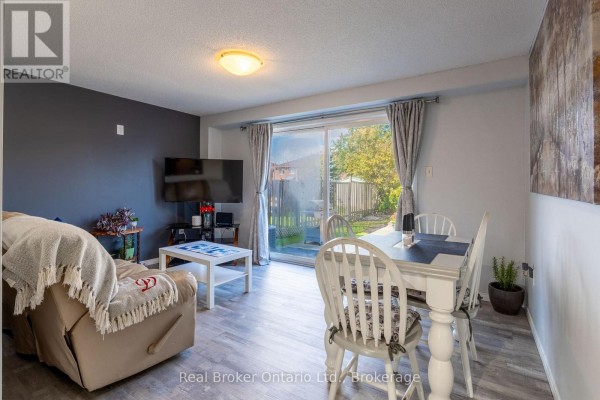 Bedroom - 44 Monarchy Street, Barrie, ON L4M7K1 Photo 5