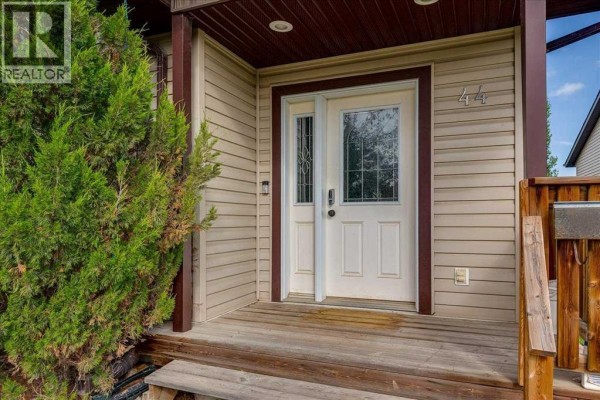 44 Osler Crescent, Red Deer, AB, photo 3