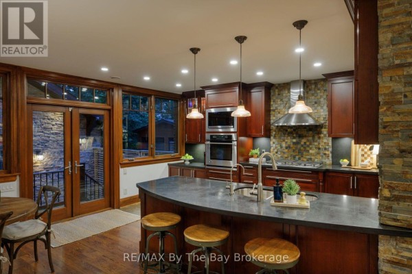 44 Rambert Crescent, Toronto, ON, photo 3