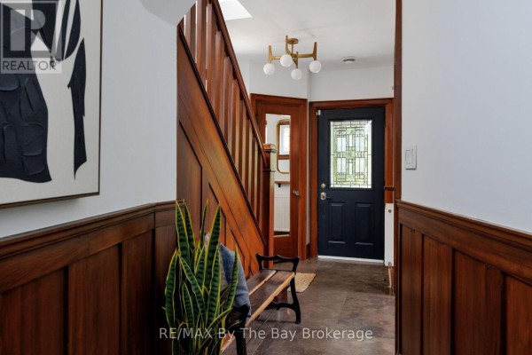 Bedroom 2 - 44 Rambert Crescent, Toronto, ON M6S1E6 Photo 5