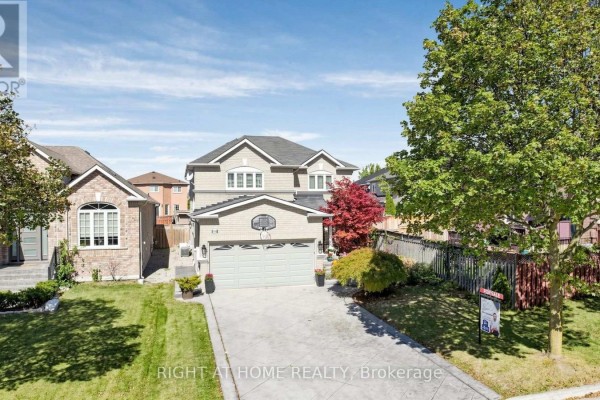 Kitchen - 44 Robertson Close, Vaughan, ON L6A2H1 Photo 3