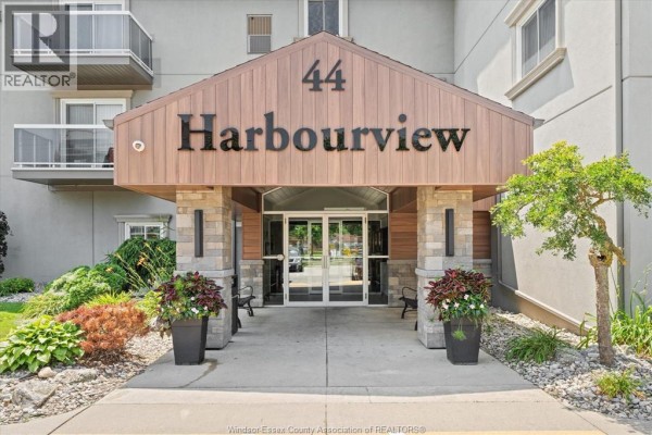 2pc Ensuite bath - 44 Robson Road Unit# 106, Leamington, ON N8H5E4 Photo 2