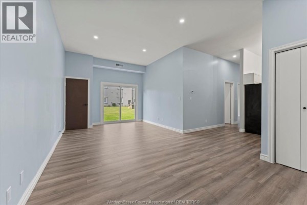 Primary Bedroom - 44 Robson Road Unit# 106, Leamington, ON N8H5E4 Photo 3