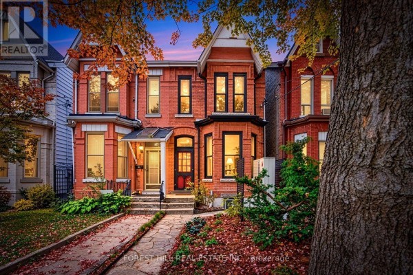 Living room - 44 Russell Street, Toronto, ON M5S1B7 Photo 2