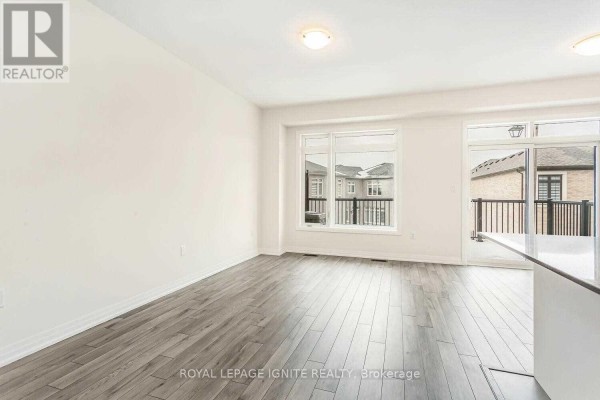 Living room - 44 Skyridge Drive, Brampton, ON L6P4P3 Photo 4