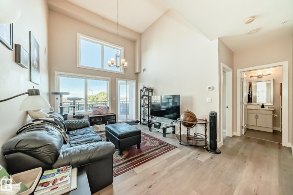 Primary Bedroom - #440 560 Griesbach Parade Pr Nw, Edmonton, AB T5E6X1 Photo 4