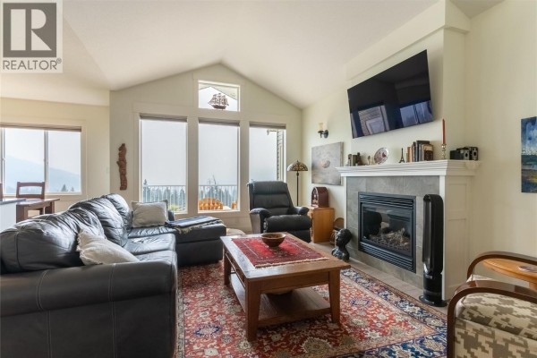 4pc Ensuite bath - 440 Aralia Place, Logan Lake, BC V0K1W0 Photo 4