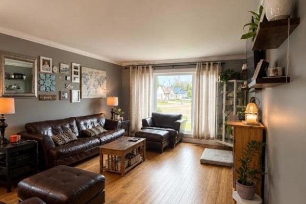 4400 54 A Avenue, High Prairie, AB, photo 2