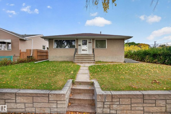 Kitchen - 4402 116 Av Nw Nw, Edmonton, AB T5W0X2 Photo 3