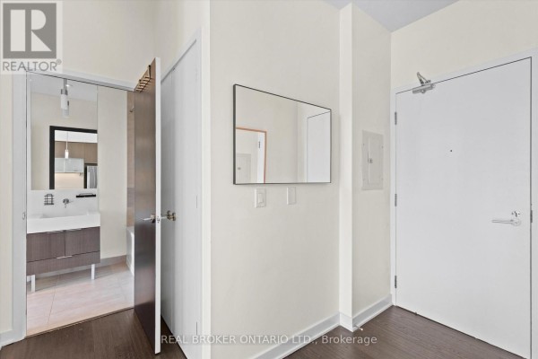 Dining room - 4403 - 110 Charles Street E, Toronto, ON M4Y1T5 Photo 4