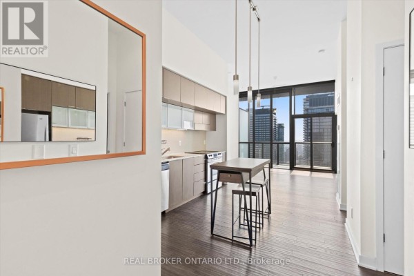 4403 - 110 Charles Street E, Toronto, ON M4Y1T5 Photo 5