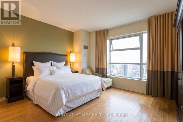 4404 - 1 King Street W, Toronto, ON M5H1A1 Photo 2