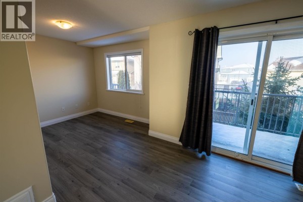 Eating area - 4404 5th Avenue, Prince George, BC V2M0A7 Photo 5