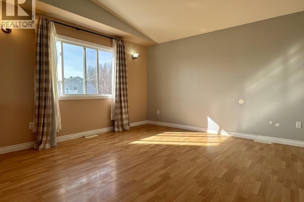Den - 4405 Heritage Crescent, Fort Nelson, BC V0C1R0 Photo 5