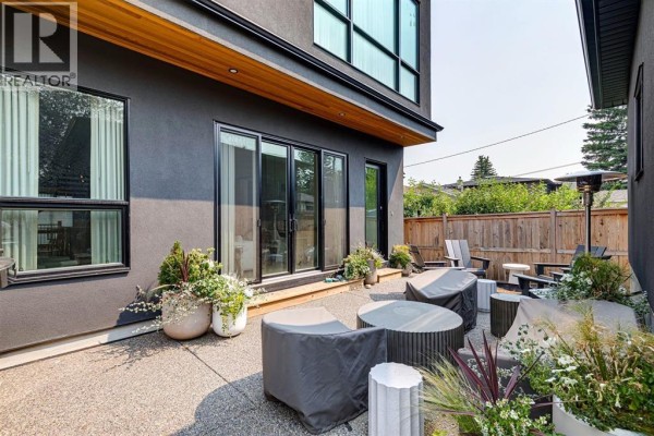 Pantry - 4407 17 Street Sw, Calgary, AB T2T4R1 Photo 3