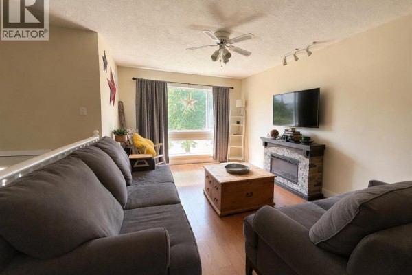 3pc Bathroom - 4408 56th Avenue, High Prairie, AB T0G1E0 Photo 3