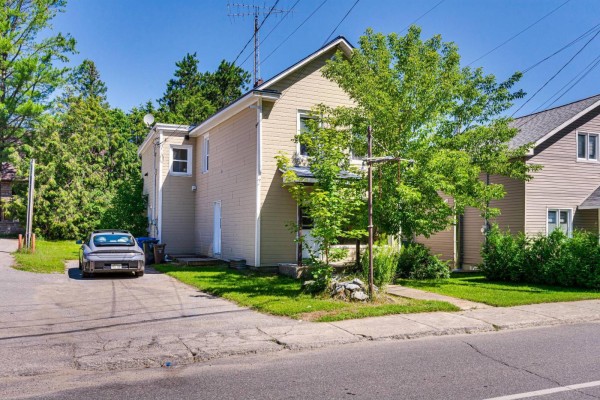 441-443 Rue Notre-dame, Montebello, QC, photo 2