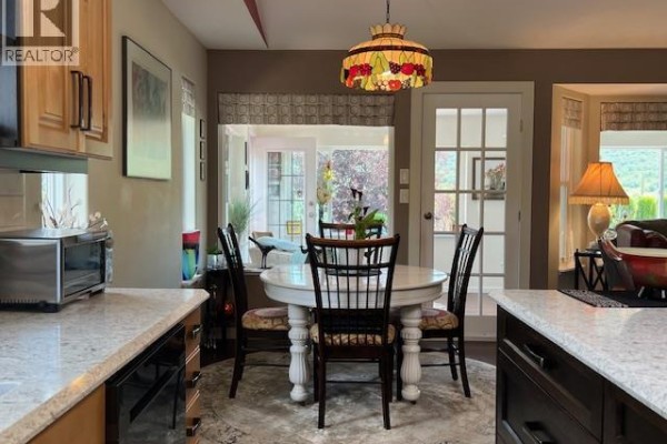 Dining room - 441 4th Street, Vernon, BC V1H1Z1 Photo 5