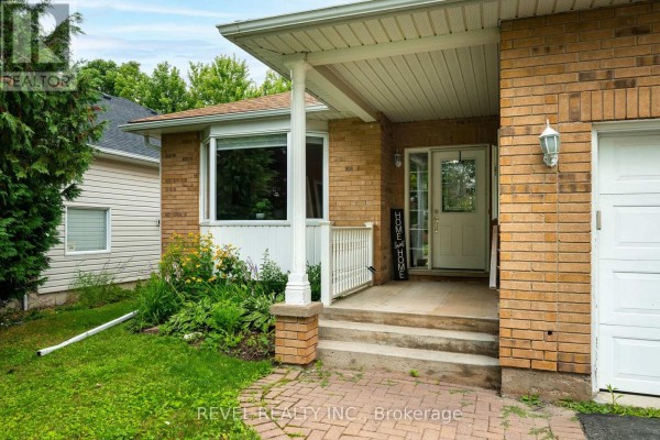 Living room - 441 Greenwood Street, Shelburne, ON L9V3B1 Photo 2