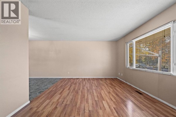 Bedroom - 4411 66 Street, Camrose, AB T4V2S6 Photo 5
