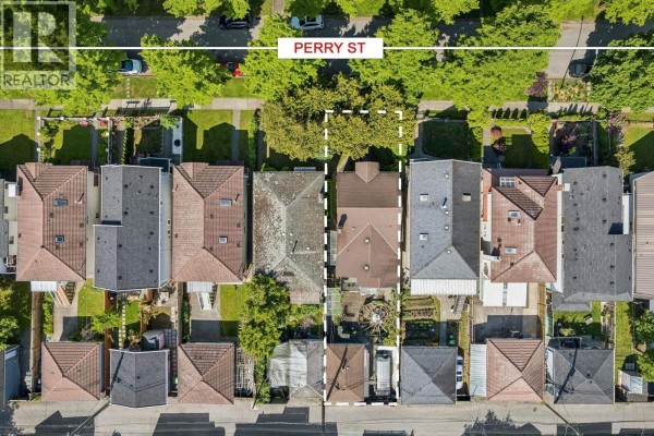 4412 Perry Street, Vancouver, BC V5N3X5 Photo 5