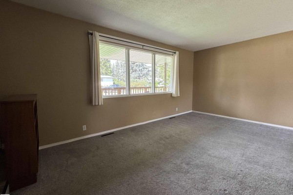 Family room - 4413 51 St, Vegreville, AB T9C1A4 Photo 4