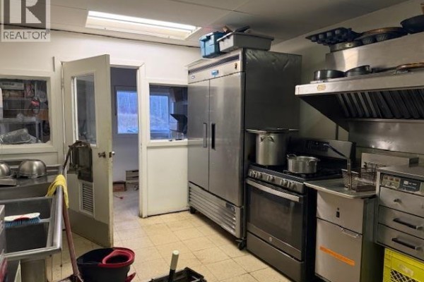 4413 W 10th Avenue, New Hazelton, BC V0J1X0 Photo 5