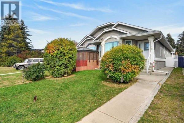 4pc Bathroom - 4418 20 Avenue Nw, Calgary, AB T3B0T6 Photo 3