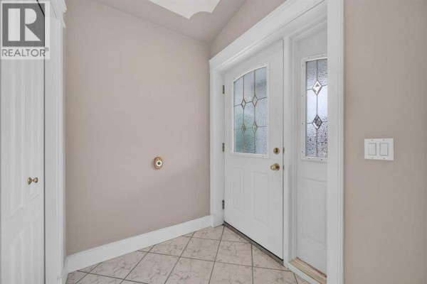 Kitchen - 4418 20 Avenue Nw, Calgary, AB T3B0T6 Photo 5