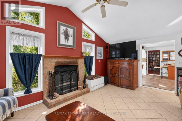 Laundry room - 4418 Tufford Road, Lincoln, ON L3J1L6 Photo 5