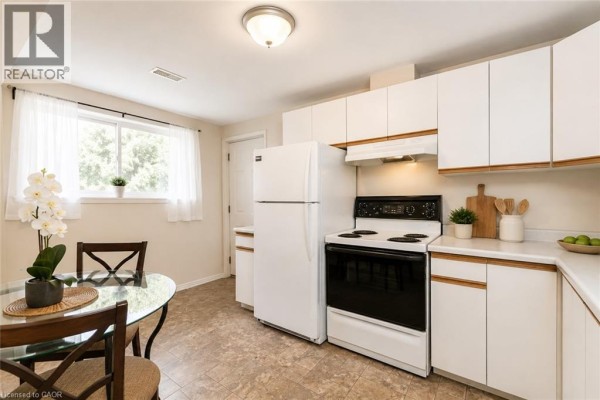 Bedroom - 442 Blythwood Place Unit# B, Waterloo, ON N2L4A3 Photo 4