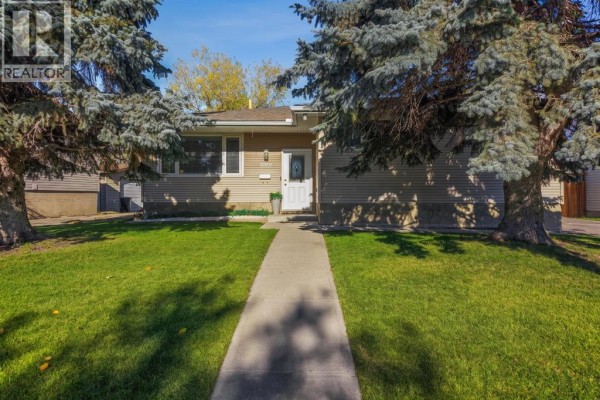 4pc Bathroom - 4420 Maryvale Road Ne, Calgary, AB T2A2V2 Photo 2