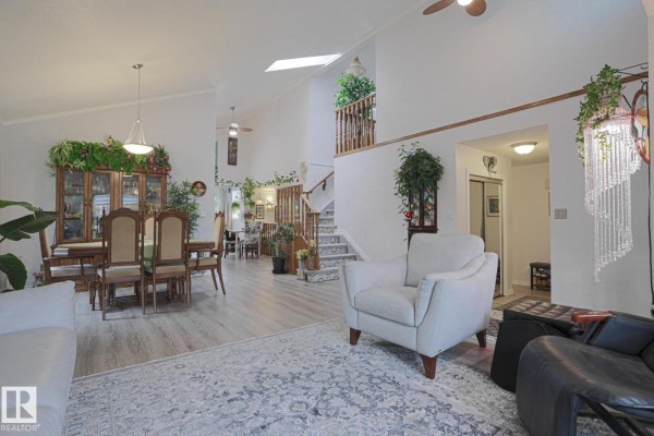 Family room - 4424 124 Av Nw, Edmonton, AB T5W5B9 Photo 4