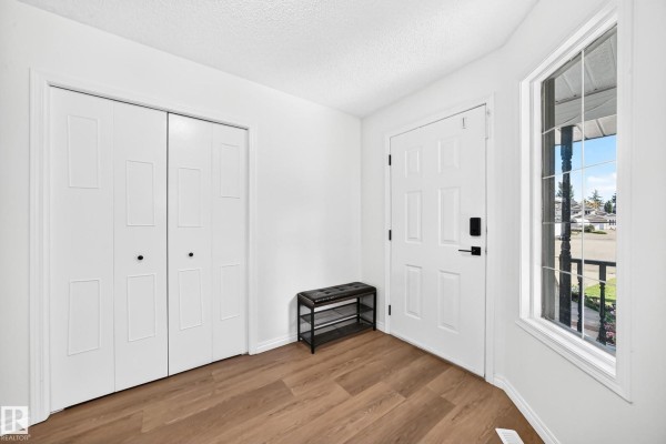 4424 33 St Nw, Edmonton, AB, photo 2