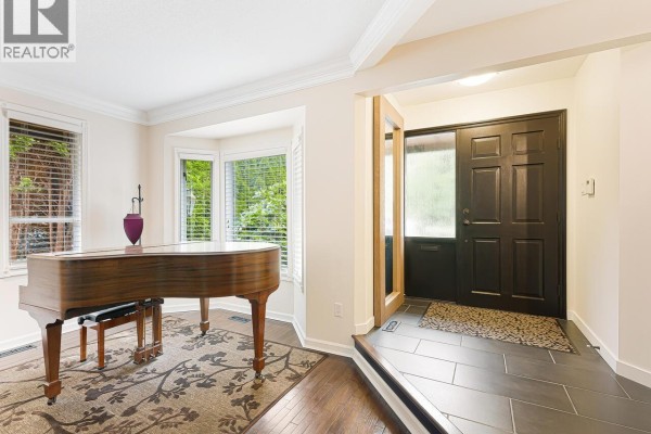4426 Marine Drive, West Vancouver, BC V7W2N9 Photo 4