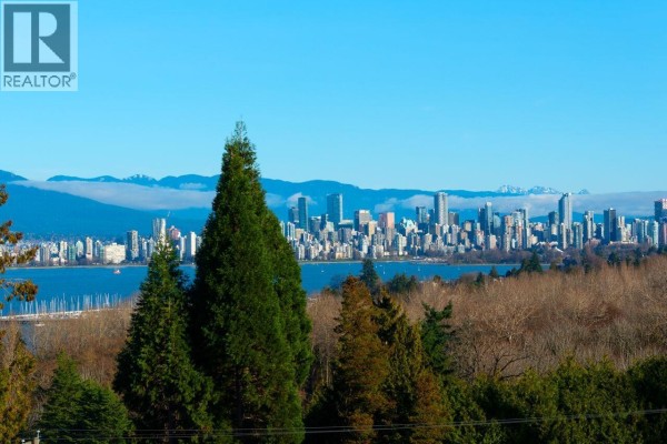 4426 W 4th Avenue, Vancouver, BC V6R1R1 Photo 2