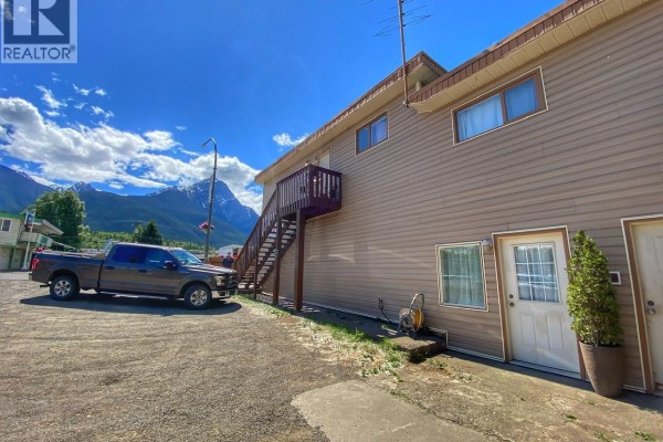 4429 10th Avenue, New Hazelton, BC V0J2J0 Photo 3