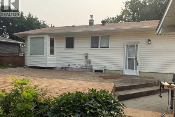 4pc Bathroom - 443 3 Street E, Brooks, AB T1R0G5 Photo 4