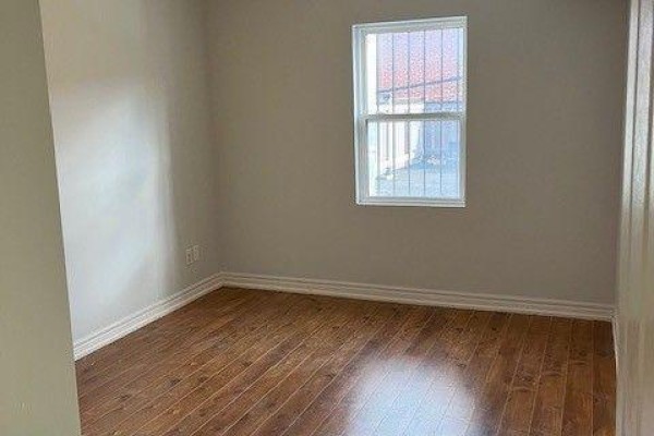 Den - 443 Danforth Avenue, Toronto, ON M4K1P1 Photo 3