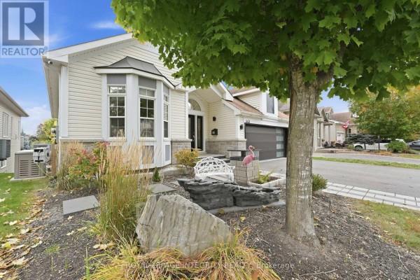 Dining room - 443 Landswood Way, Ottawa, ON K2S0A4 Photo 2