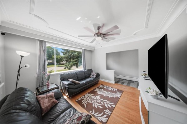 Recreation room - 443 Regent Avenue W, Winnipeg, MB R2C1R7 Photo 5