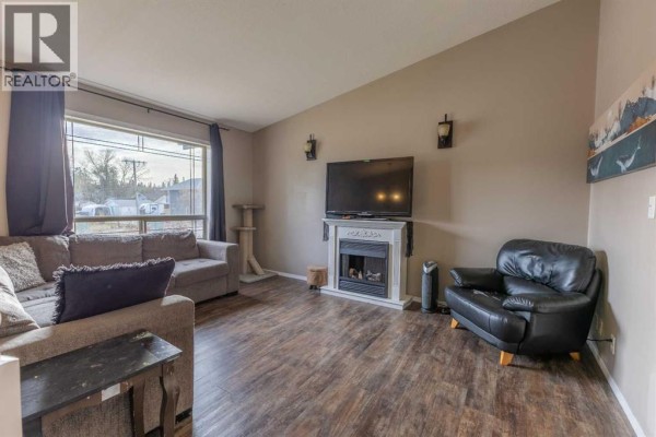 Laundry room - 4430 47 Avenue, Sylvan Lake, AB T4S1P1 Photo 4