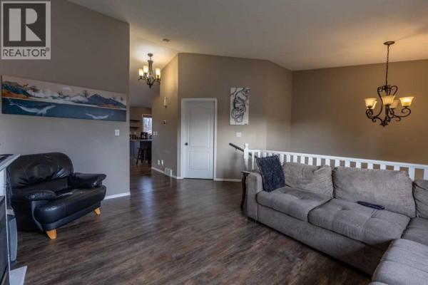 2pc Bathroom - 4430 47 Avenue, Sylvan Lake, AB T4S1P1 Photo 5