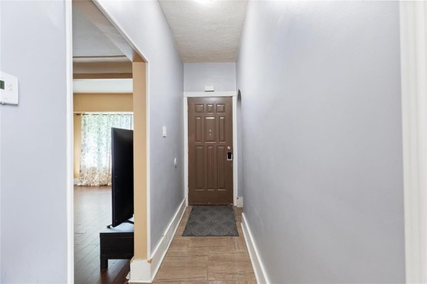 Hobby room - 444 Burrows Avenue, Winnipeg, MB R2W2A1 Photo 3